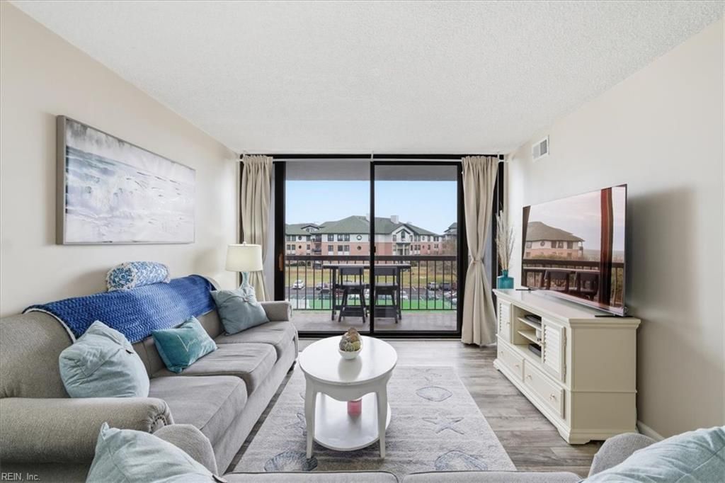 3288 Page Ave APT 313, Virginia Beach, VA - View 2