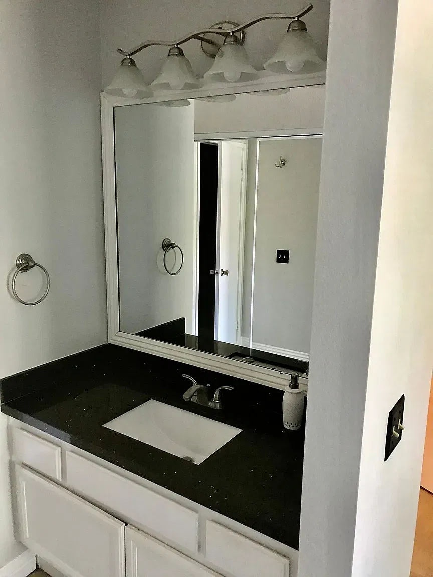 3 bed, 1114 sqft, $3,300 — Photo 2