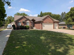8389 Rhode Dr, Shelby Township, MI 48317
