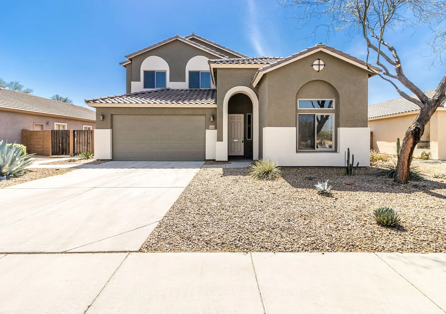 Comfort & Charm in Cottonwood Ranch! — Photo 1