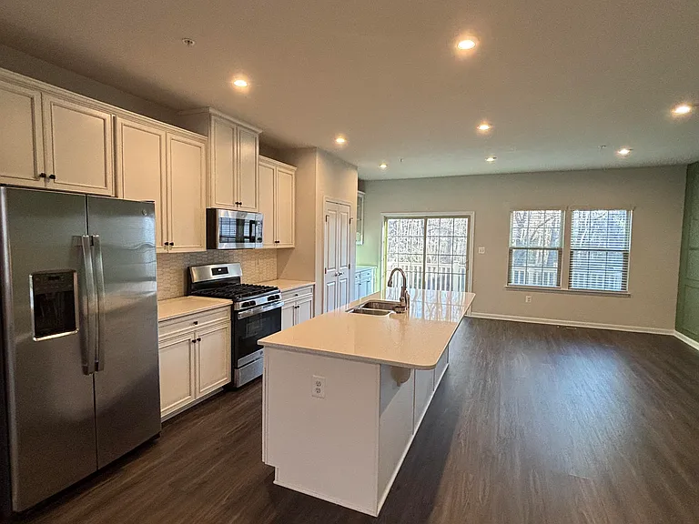 2976 Cornfield Ave — Photo 34