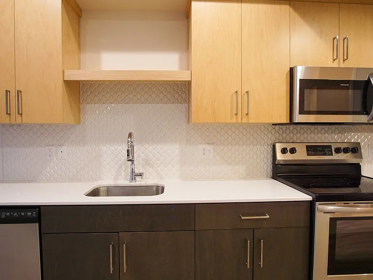 6015 S Virginia Ave #201 — Photo 5