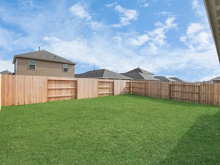 1615 Windrose Bnd — Photo 32