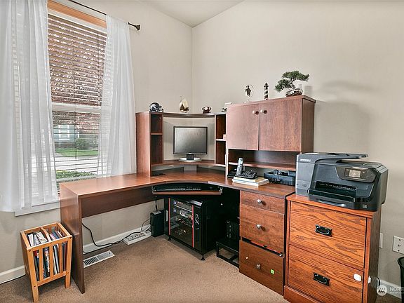 4th image of 18607 111th Avenue Ct E