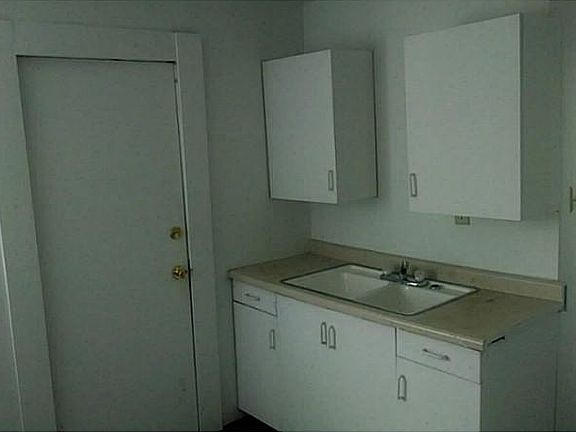 5th image of 1161 N Concord St