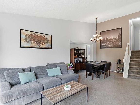 4th image of 271 S Erin Meadow Close SE