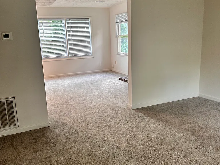 432 Lakebow Ct — Photo 15