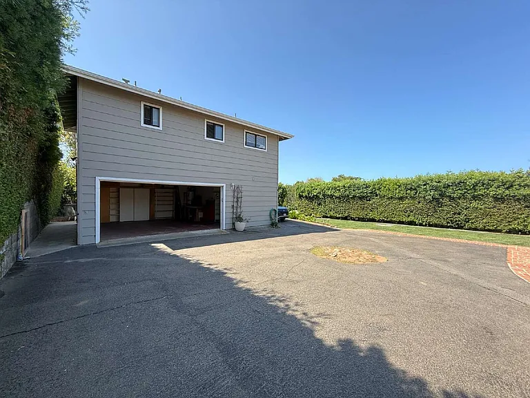 1401 Forest Ave — Photo 37