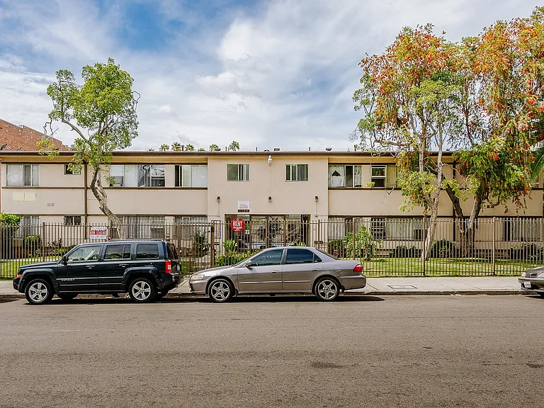 1033 S Westlake Ave — Photo 16