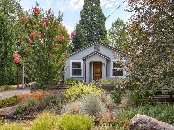 207 Bain St, Talent, OR 97540