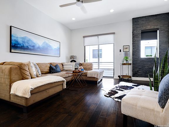 4th image of 303 W CYPRESS ST Unit #601 #601
