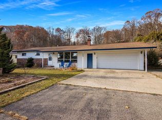 7222 S West Bay Shore Dr, Traverse City, MI 49684