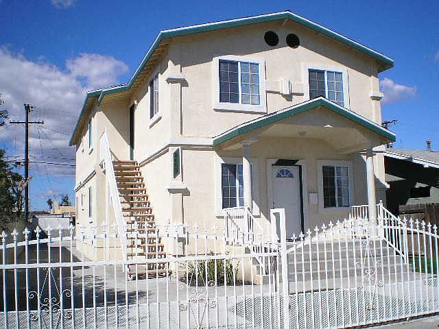 2653-2655 S. Cochran Ave
