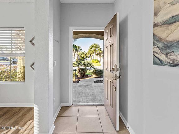 4th image of 69 Mission Cove Cir
