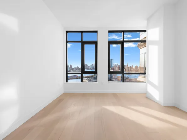 480 Kent Avenue image 4 of 18