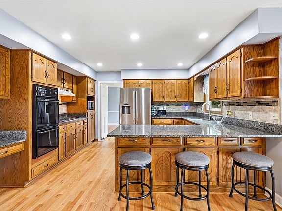5th image of 6076 Angel Ln