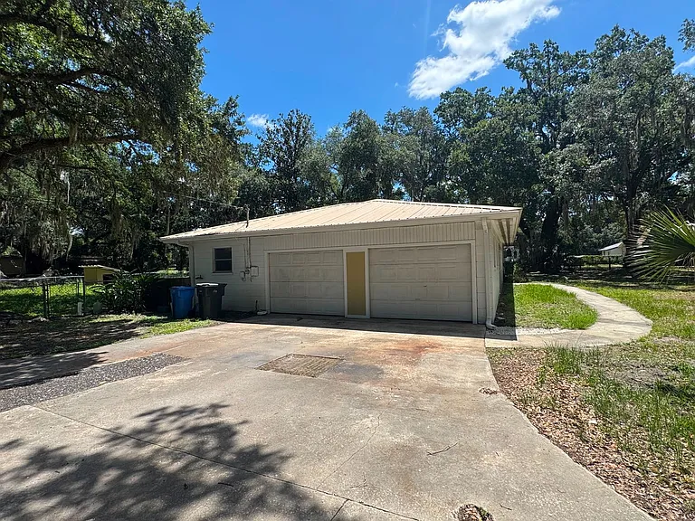 1602 E Sparkman Rd — Photo 2