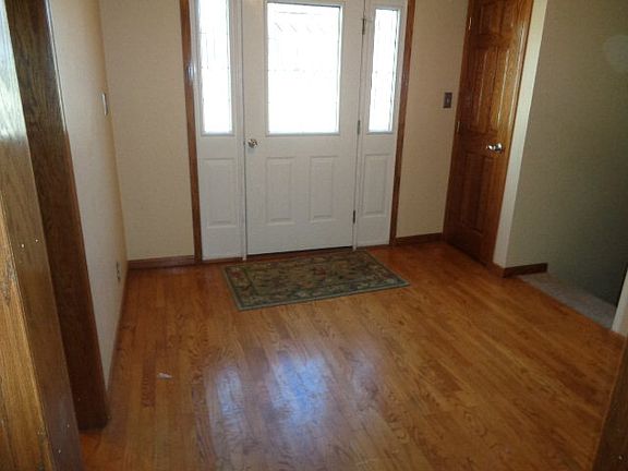 3rd image of 1608 Woodland Ter