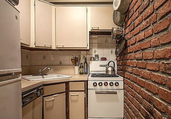 2nd image of 330 E 49th St APT 2K