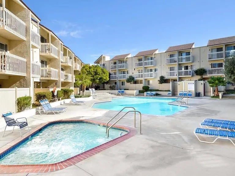 263 S Ventura Rd #271 — Photo 4