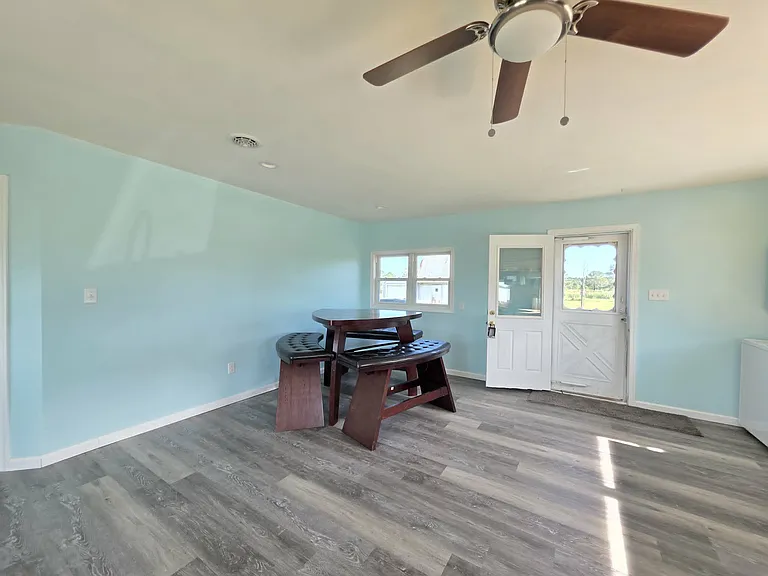 22931 Steele Dr — Photo 8