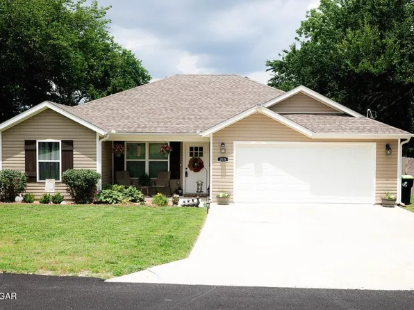 315 E 2nd St, Webb City, MO 64870