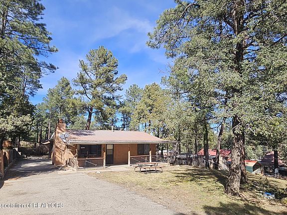 2nd image of 104 Hemlock Cir