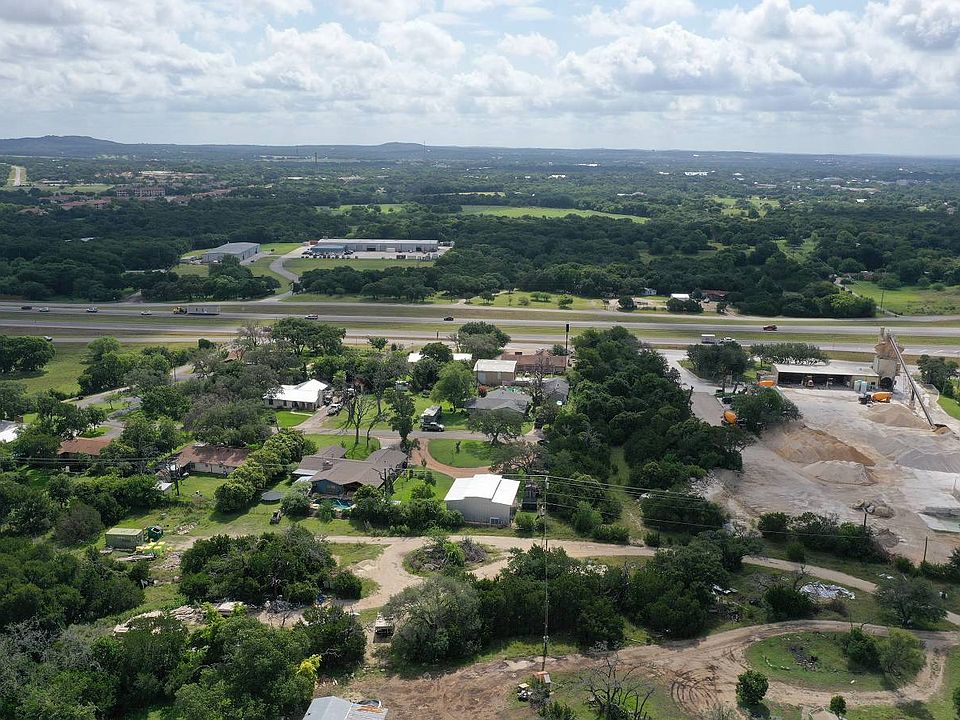 2nd image of 7 Becker Ln
