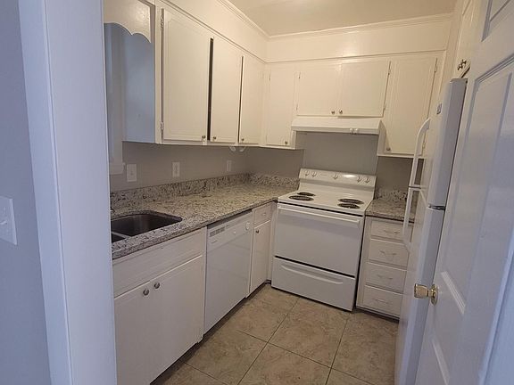 4th image of 513 W Buena Vista Ave