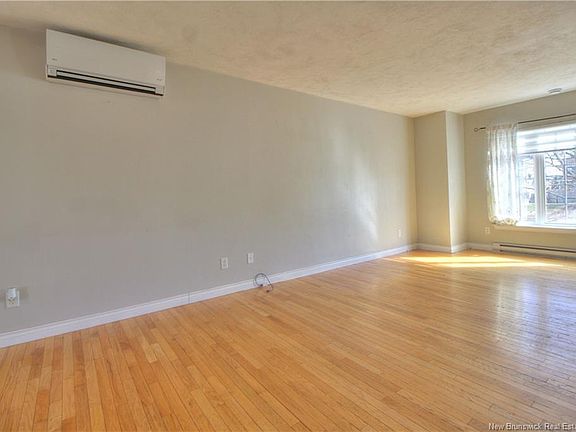 3rd image of 321 Rennick Rd