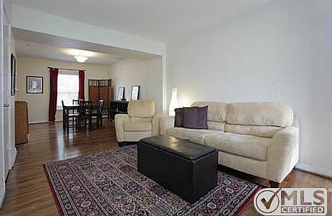 3rd image of 6472 Bordeaux Ave #6472