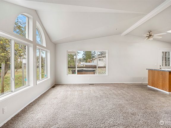 5th image of 5515 390th Street Ct E