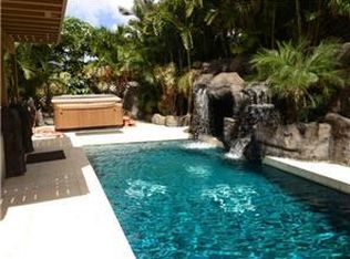 747 Kalalea St, Honolulu, HI 96825
