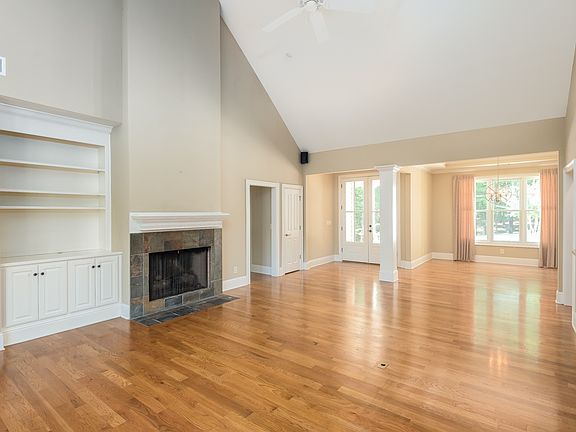 3rd image of 1011 Harris Mill Ct