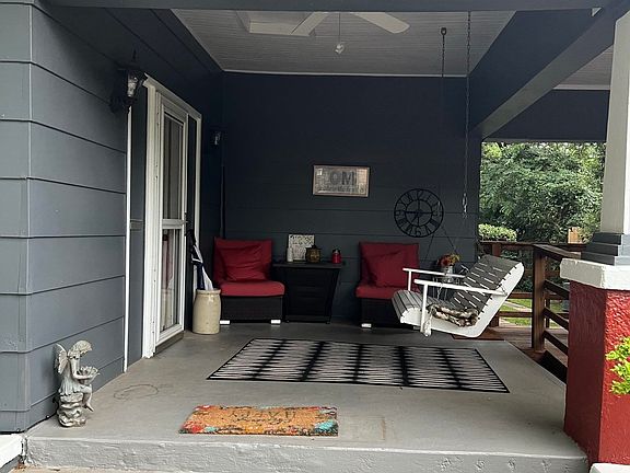 2nd image of 2310 Pecan St #9