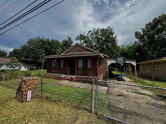 3rd image of 710 N Merriman Rd.