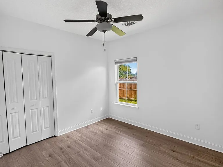 500 Thorp Cir — Photo 18