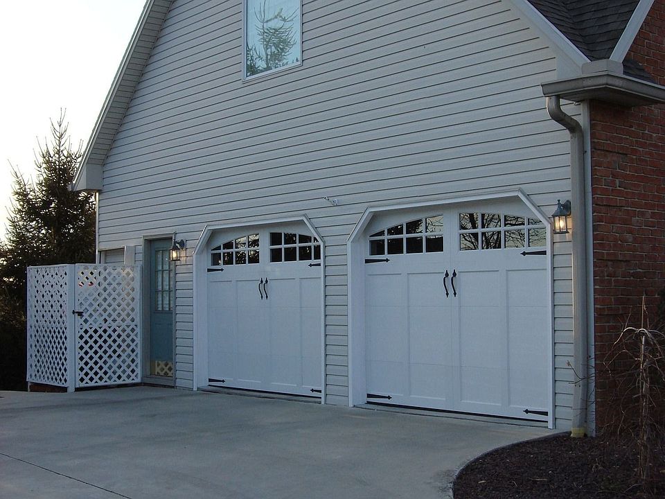 2nd image of 1017 Saffron Dr