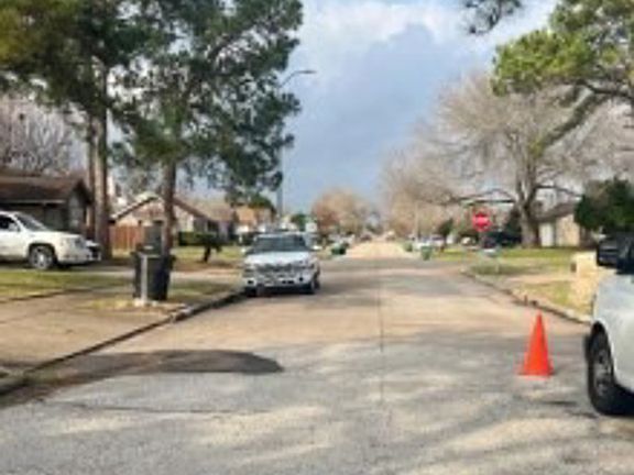 Exterior Neighborhood (street photo)