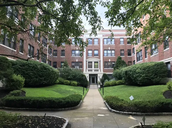 141 Englewood Ave APT 37, Brighton, MA 02135