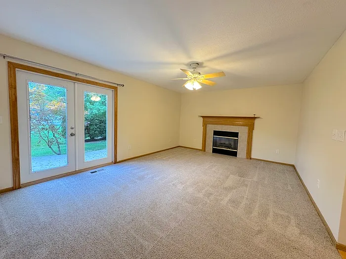 8577 Clover Glade Dr — Photo 6