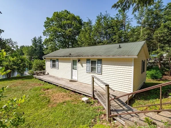 27 Hay Rd, Ashburnham, MA 01430