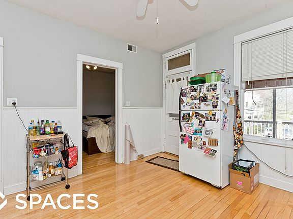 2nd image of 3919 N Southport Ave #2