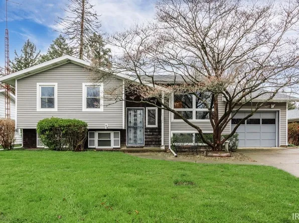 4808 W Peachtree Ln, Muncie, IN 47304