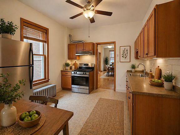 4th image of 1912 W Dickens Ave #1