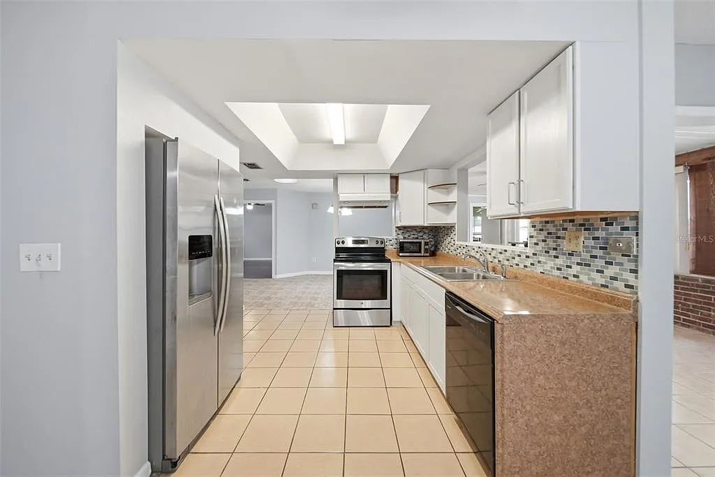 4 bed, 3.5 bath, 2665 sqft, $3,000 — Photo 4