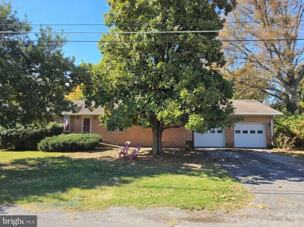 130 Country Club Cir, Winchester, VA 22602