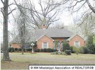8755 Cedar Crest Ln, Olive Branch, MS 38654