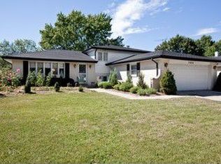 7926 Sawyer Rd, Darien, IL 60561