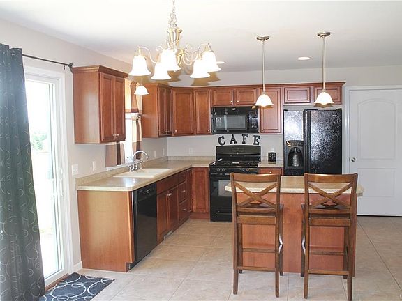 4th image of 121 Kristoria Ln